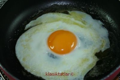 sahanda yumurta