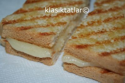 kaşar peynirli tost
