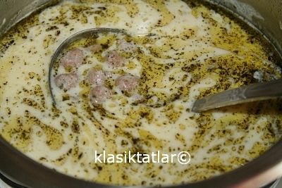 yoğurtlu köfte çorbası
