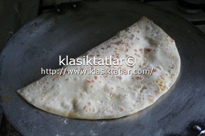 yumurtalı gözleme pişirme